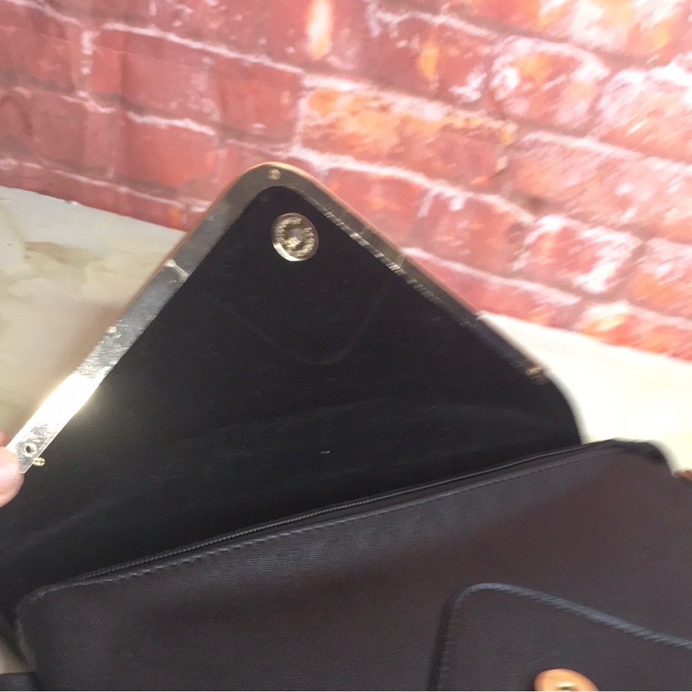 Retro Black Envelop Clutch with Gold Trim - Picture 4 of 8